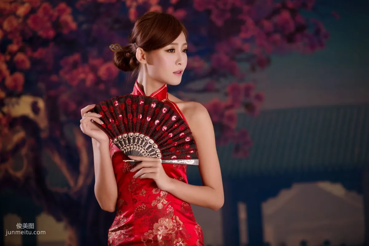 台灣女神Winnie小雪《古典紅色旗袍》寫真集 22
