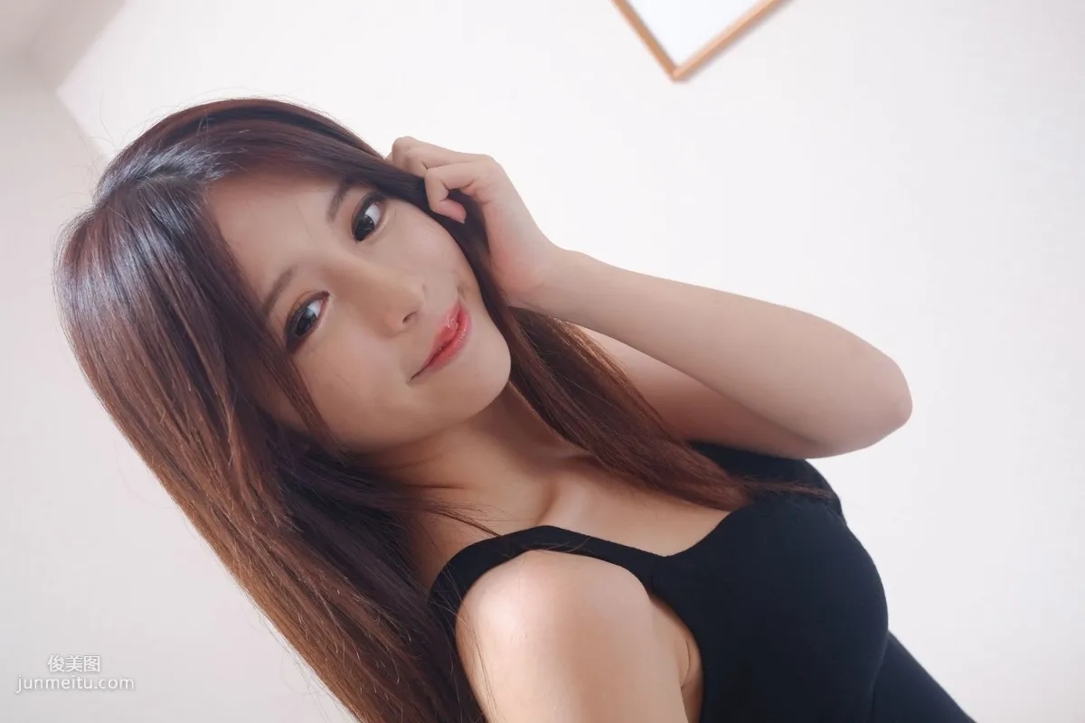 網紅嫩模張齊郡JULIE《甜美吊帶女神》寫真集 4