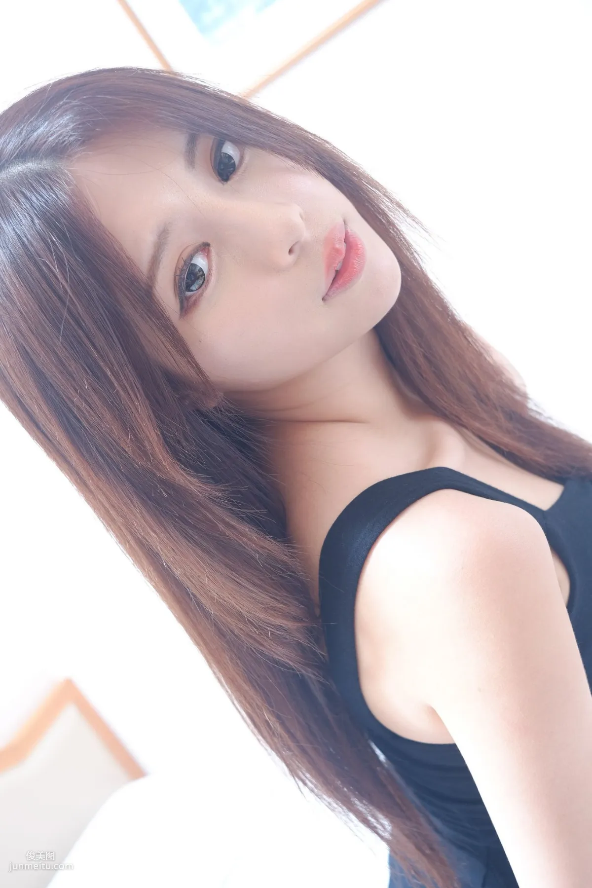 網紅嫩模張齊郡JULIE《甜美吊帶女神》寫真集 15