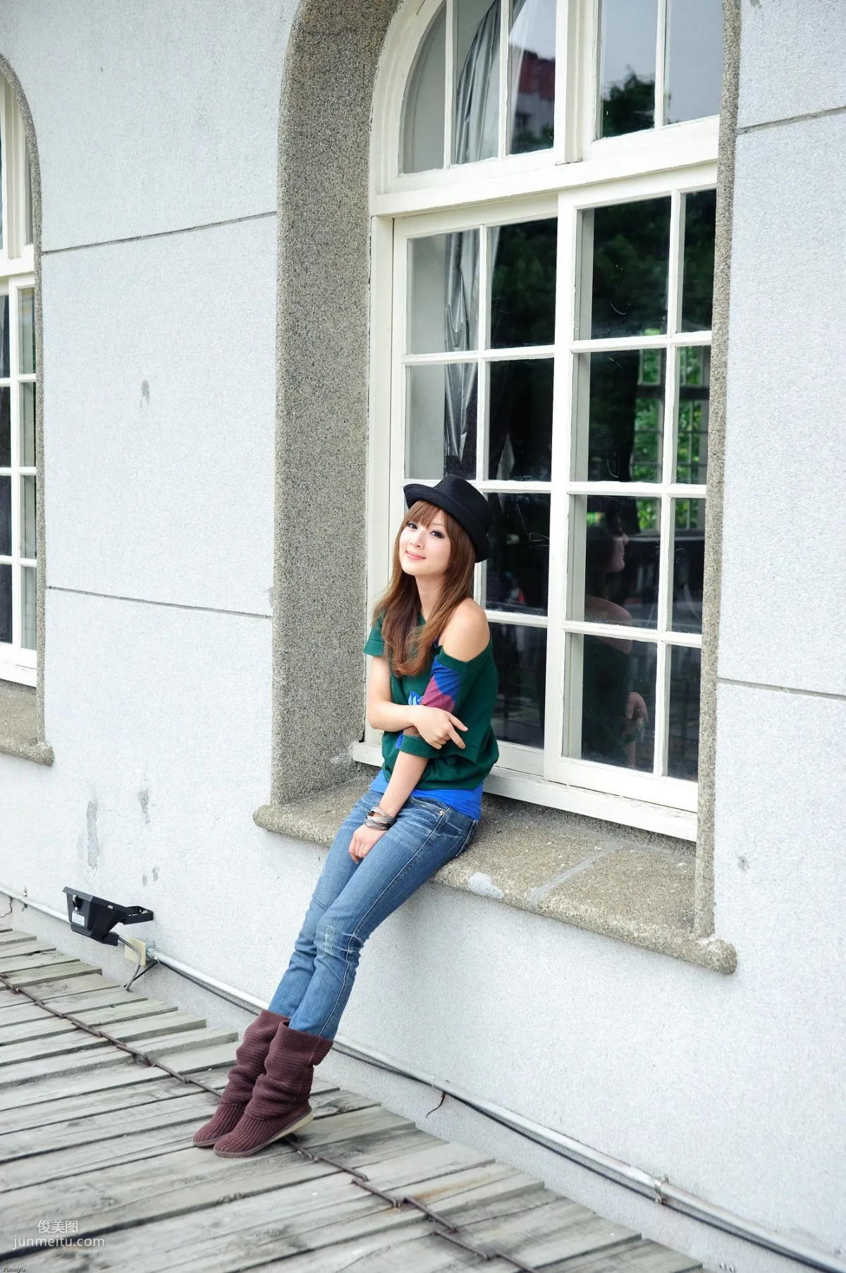 果子Mikako、Minako《台大外拍》第1部 寫真集 10