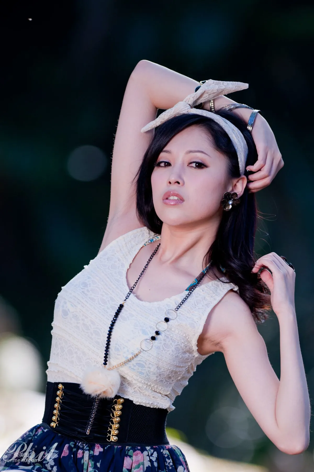 Beautyleg腿模Avy《連衣裙公園外拍》寫真集 49