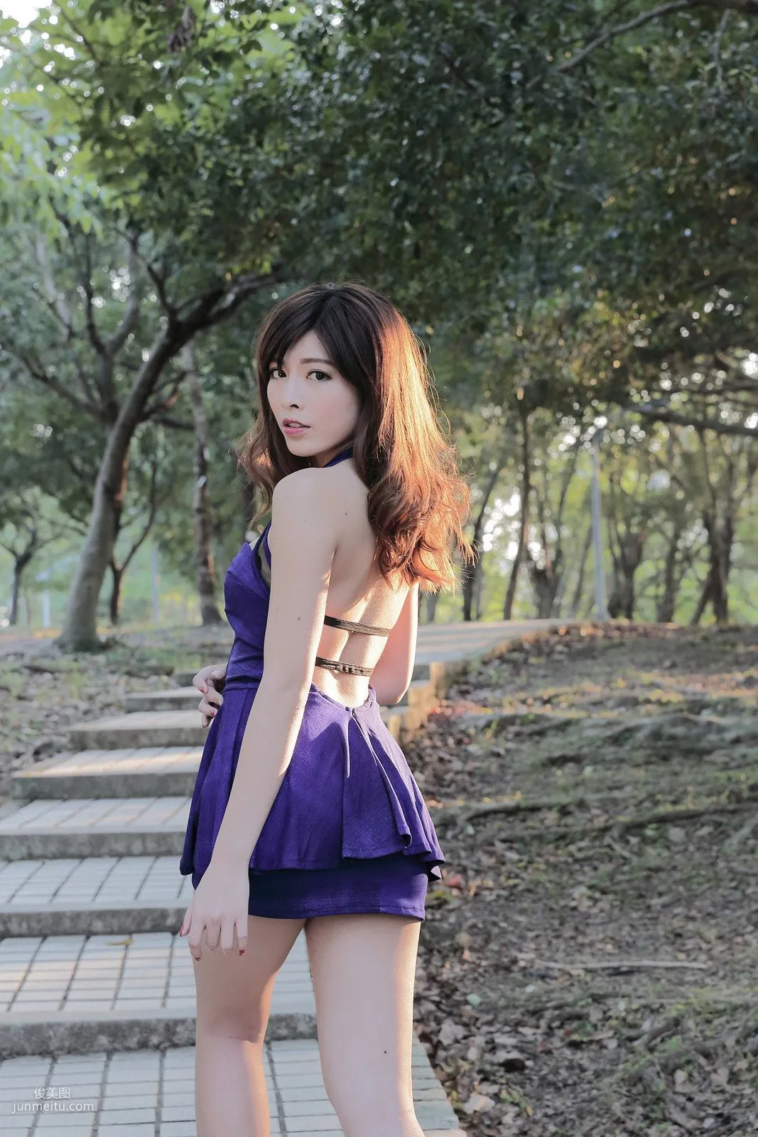 冰山美人廖坎蒂《初夏公園外拍》寫真集 21