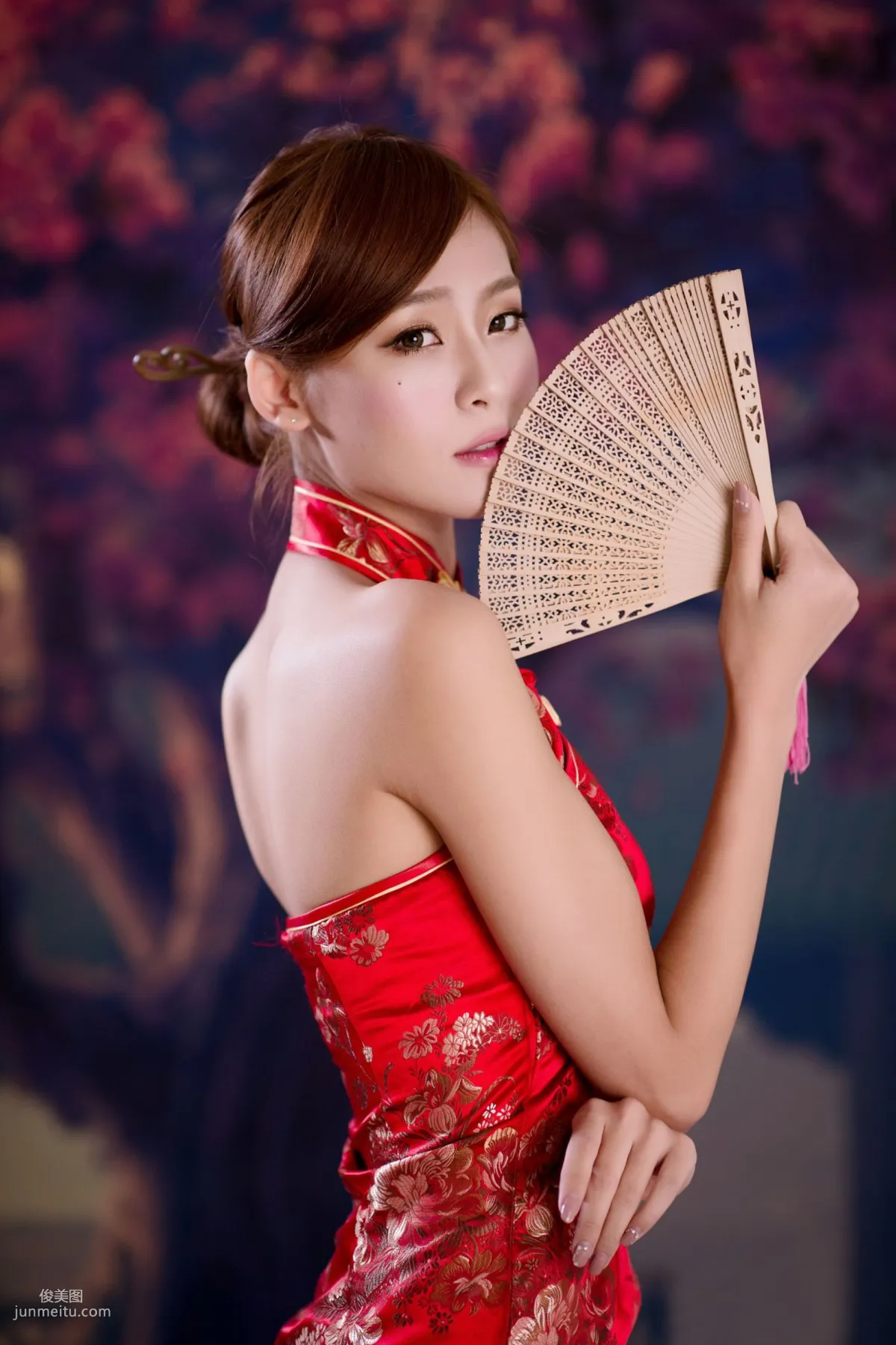 台灣女神Winnie小雪《古典紅色旗袍》寫真集 12