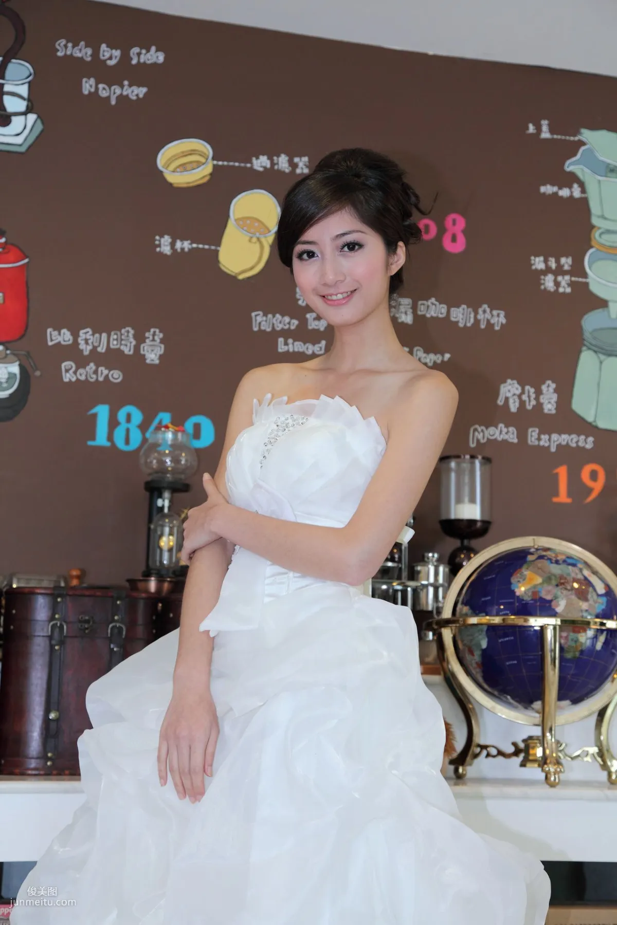 台灣氣質美女Emily《唯美白色婚紗》 寫真集 19