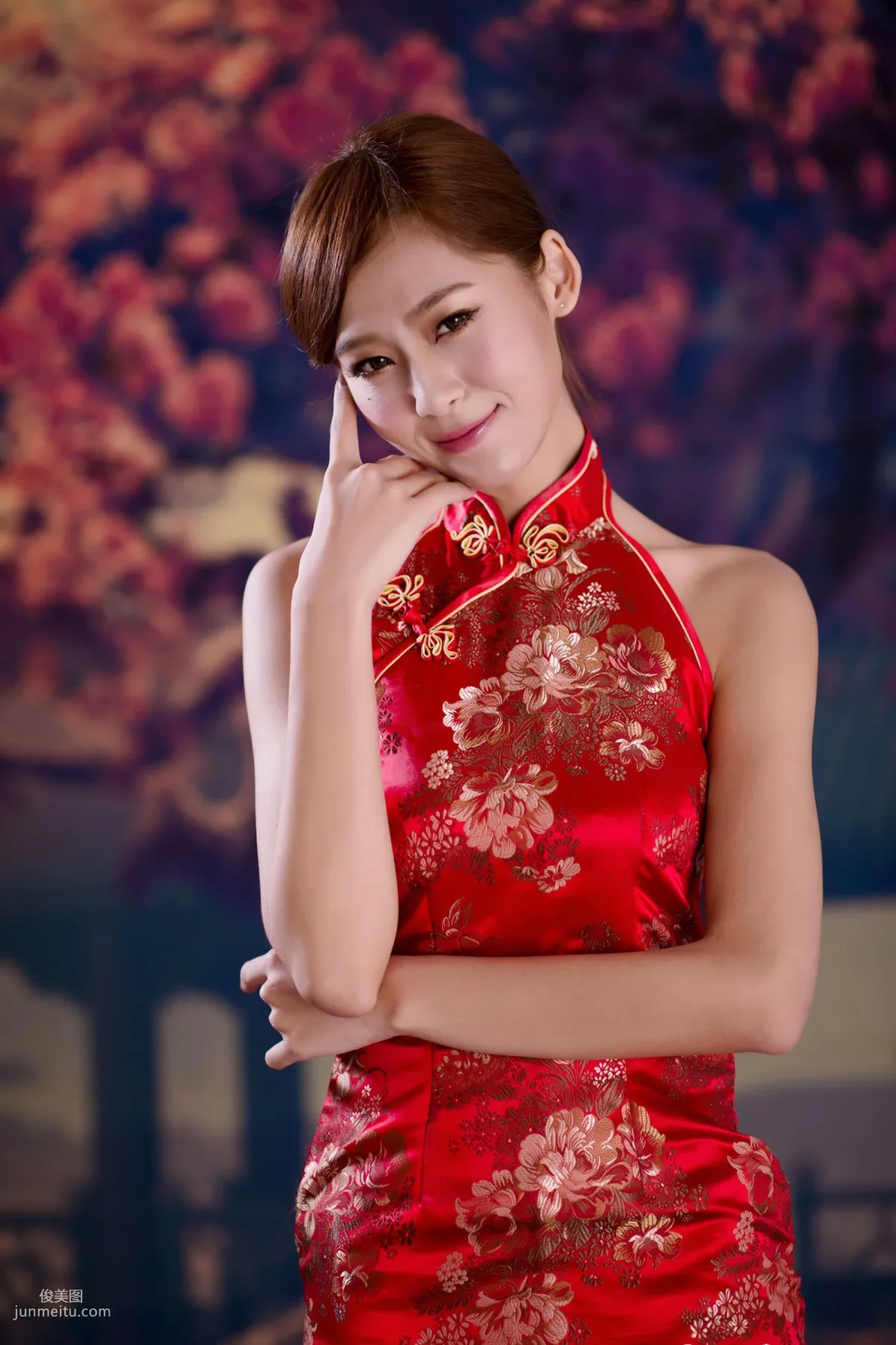 台灣女神Winnie小雪《古典紅色旗袍》寫真集 28