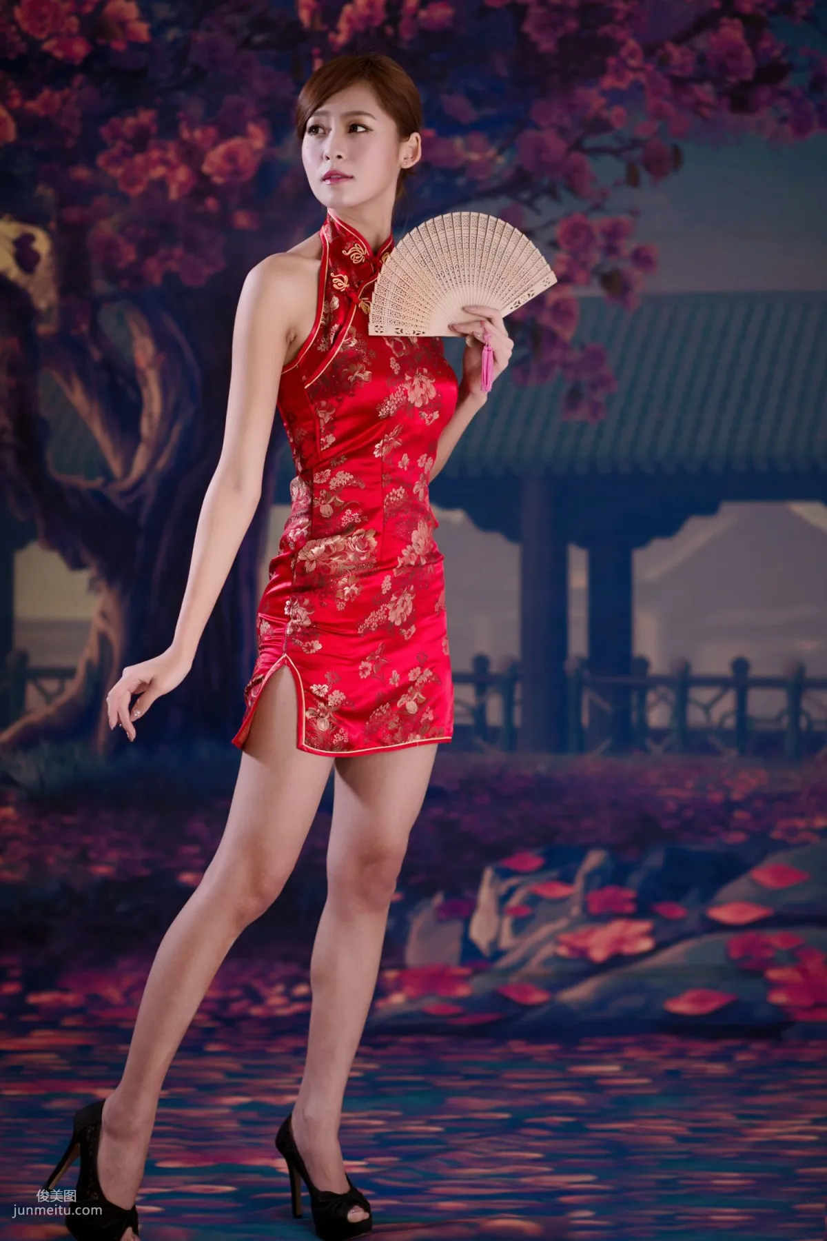 台灣女神Winnie小雪《古典紅色旗袍》寫真集 13