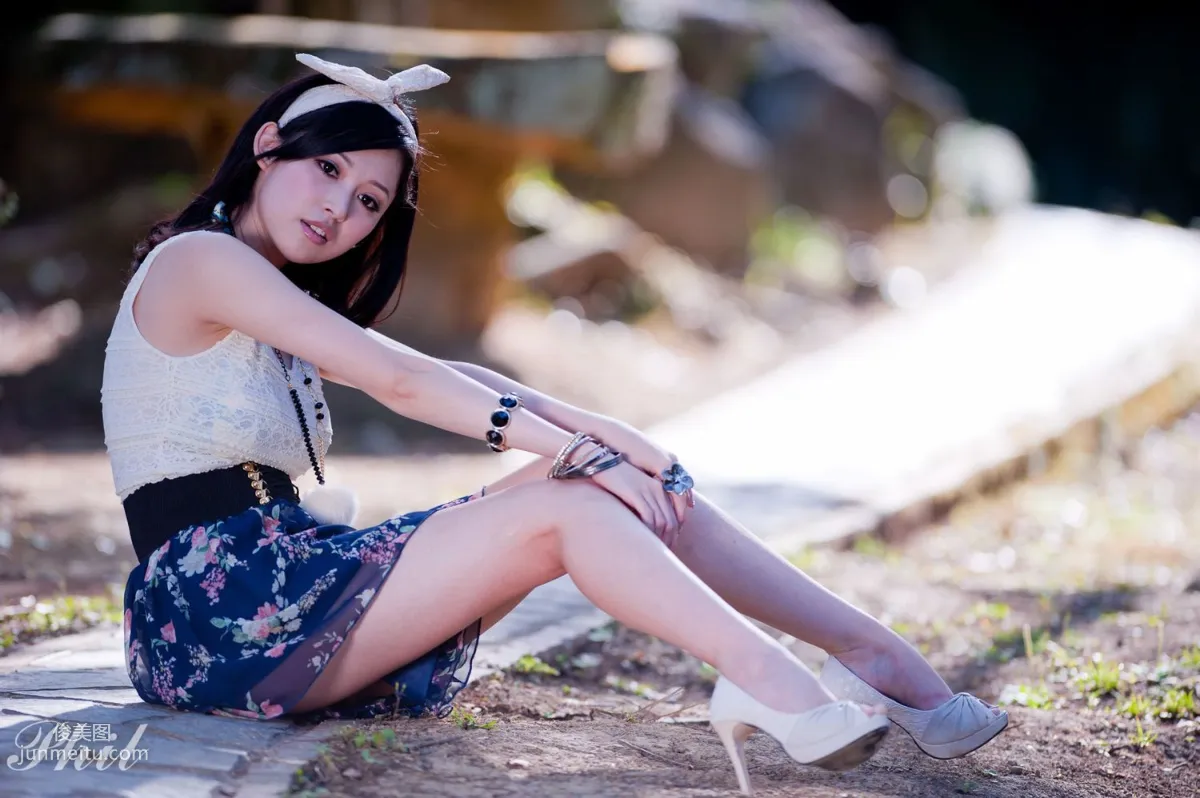 Beautyleg腿模Avy《連衣裙公園外拍》寫真集 51