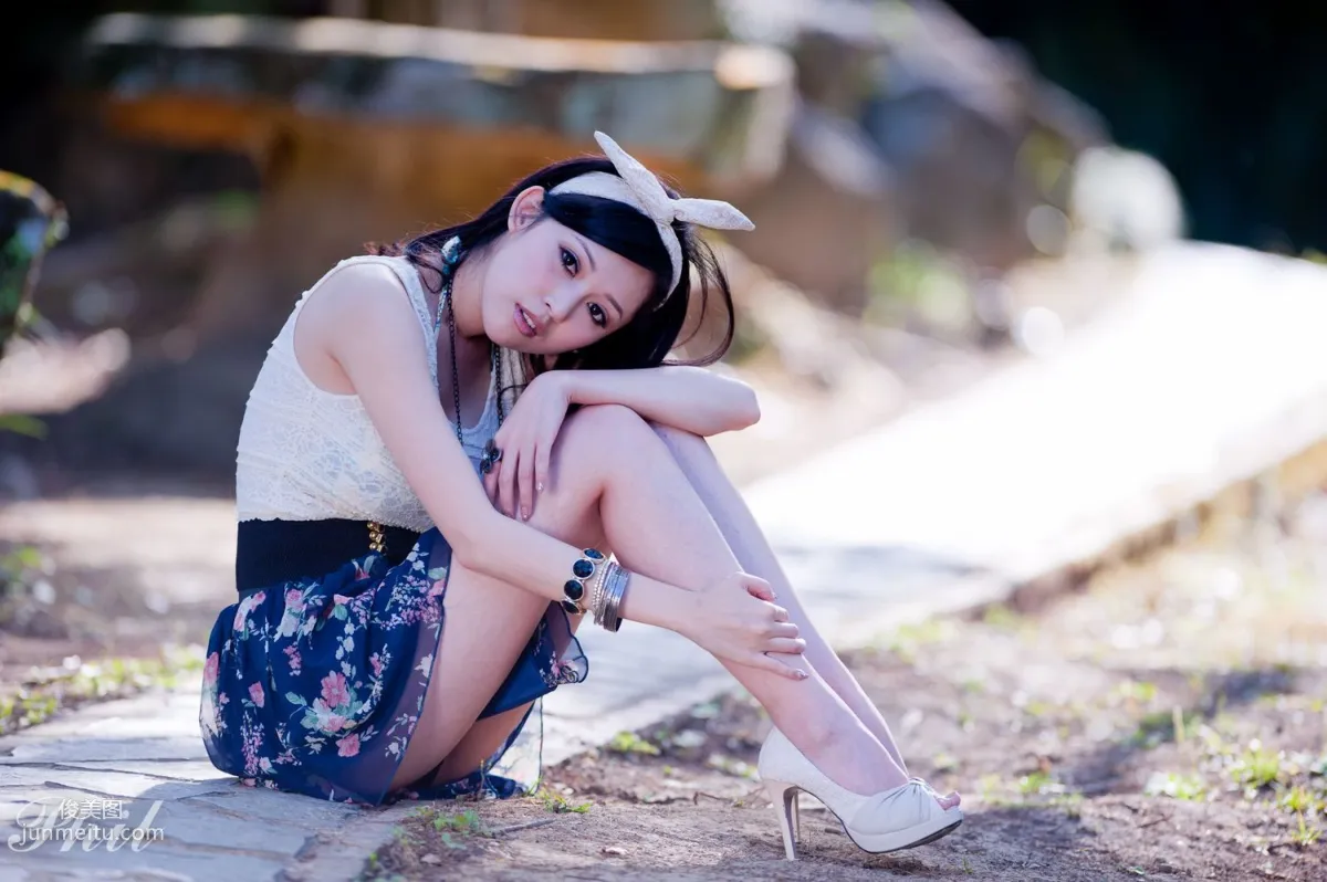 Beautyleg腿模Avy《連衣裙公園外拍》寫真集 54