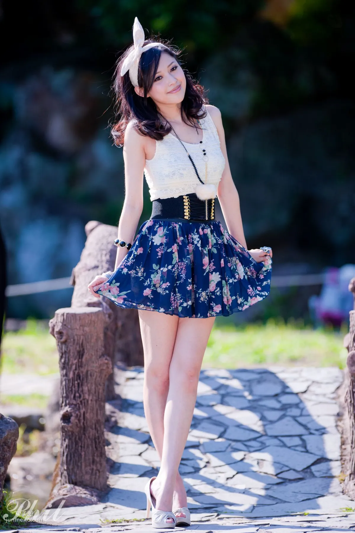 Beautyleg腿模Avy《連衣裙公園外拍》寫真集 20