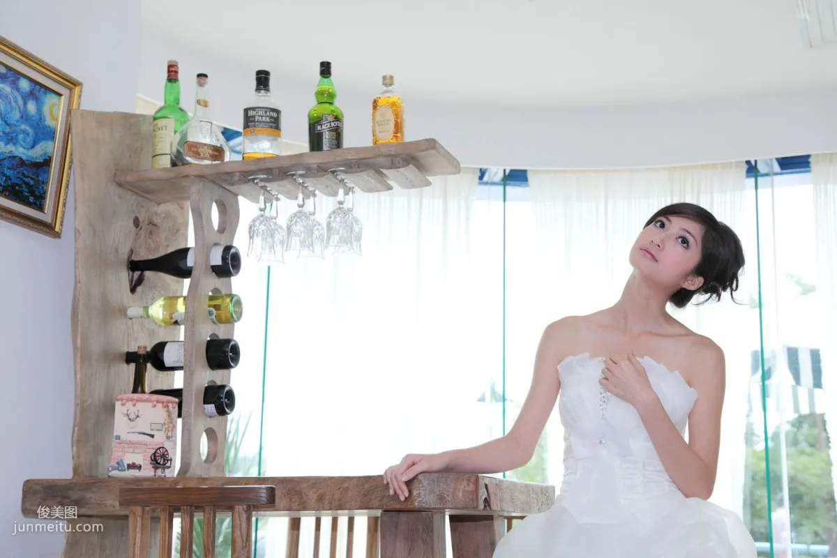 台灣氣質美女Emily《唯美白色婚紗》 寫真集 32