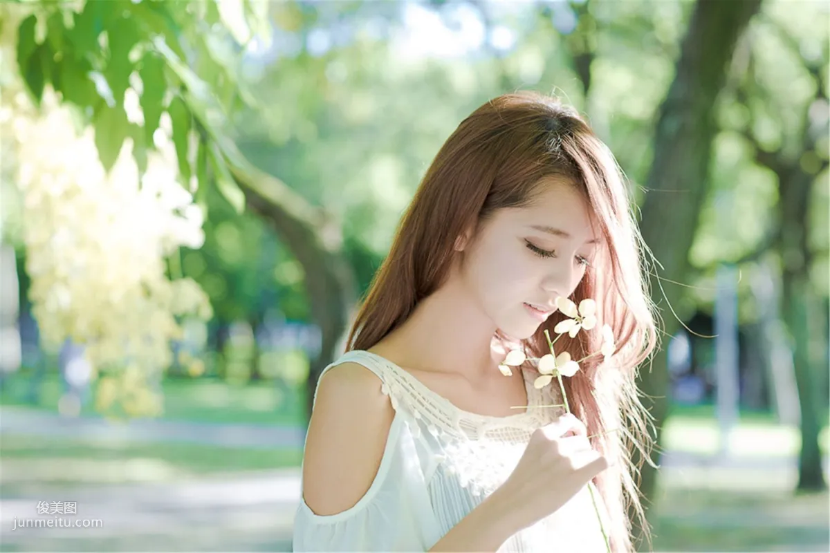 台灣美女妍安/呂芷葇《大安森林公園外拍》寫真集 8