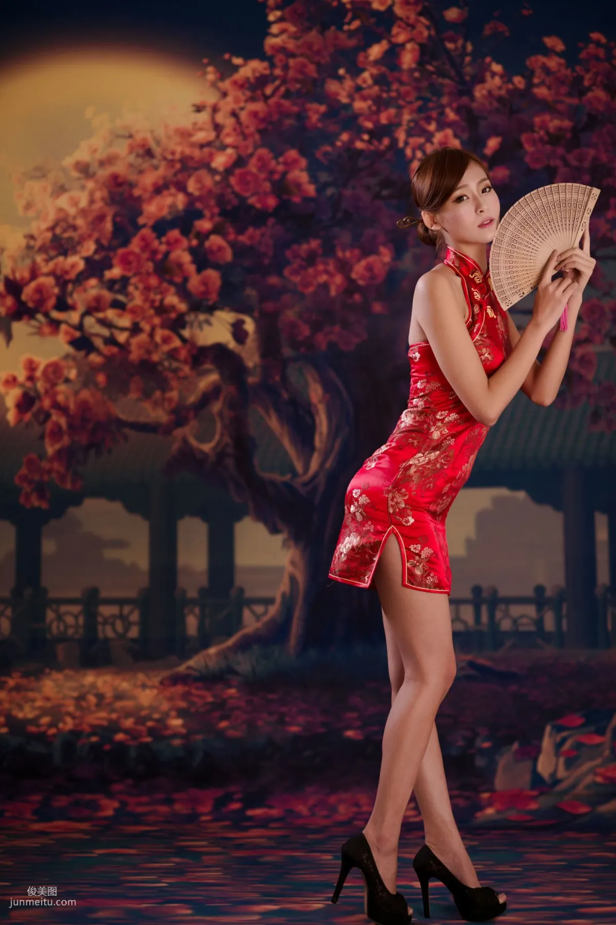 台灣女神Winnie小雪《古典紅色旗袍》寫真集 16