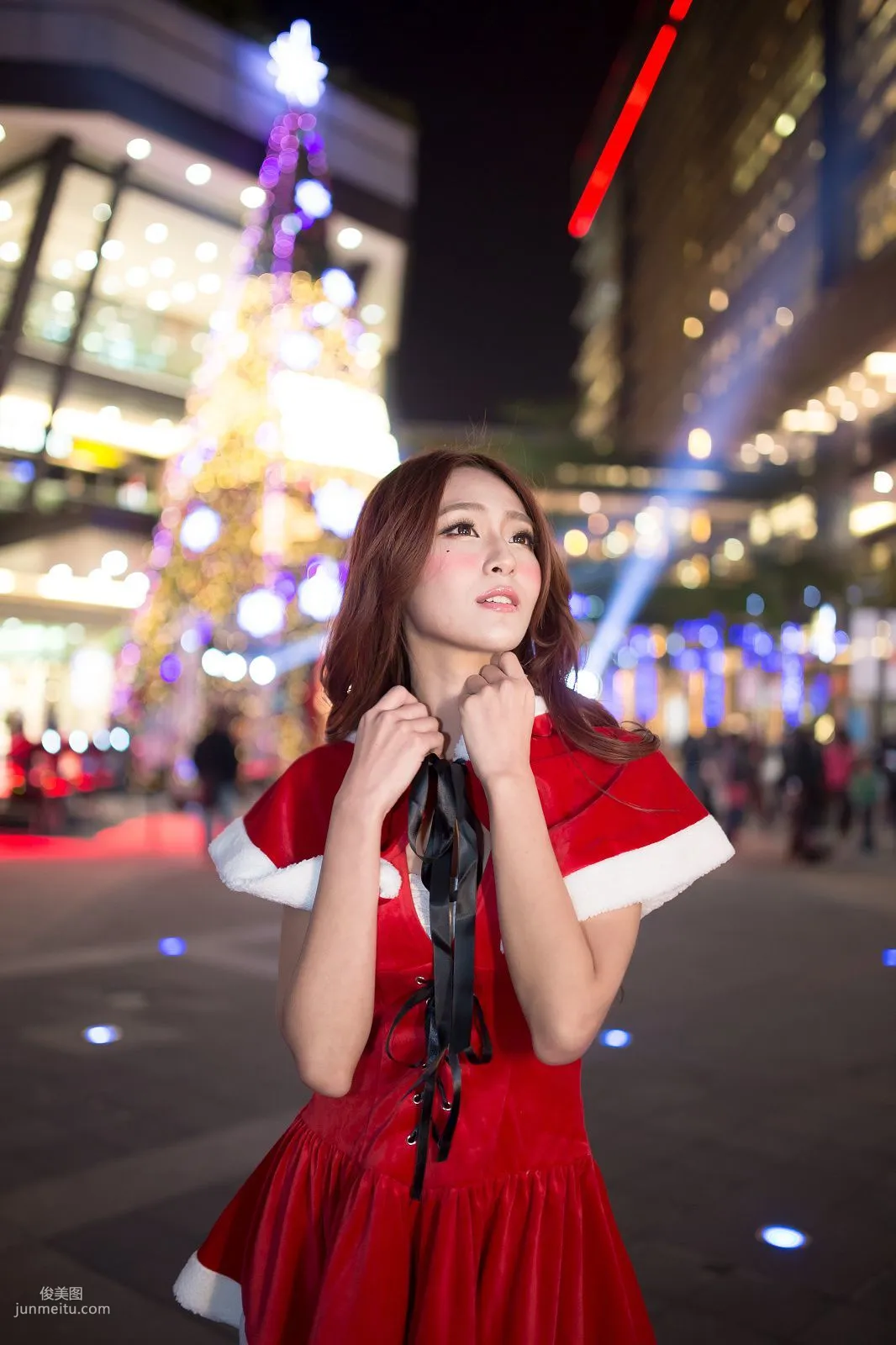 Winnie小雪/莊詠惠《聖誕小短裙夜拍》寫真集 27