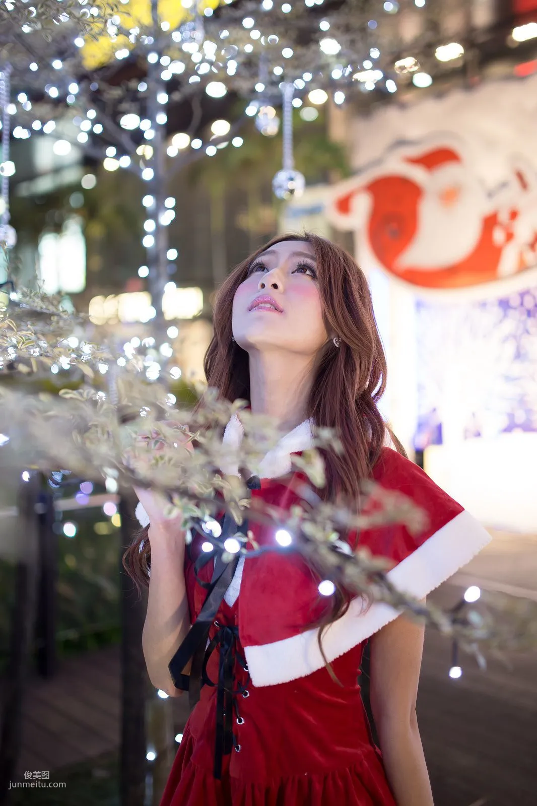Winnie小雪/莊詠惠《聖誕小短裙夜拍》寫真集 71