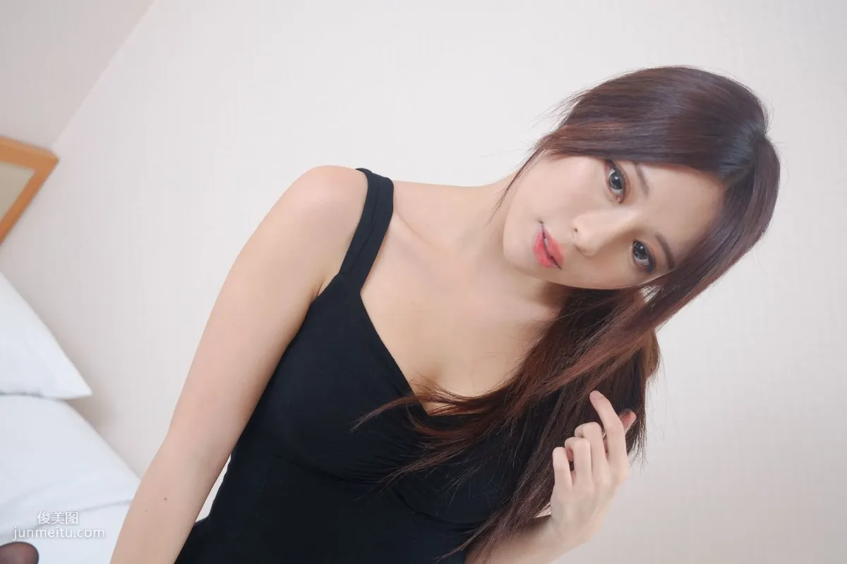 網紅嫩模張齊郡JULIE《甜美吊帶女神》寫真集 26