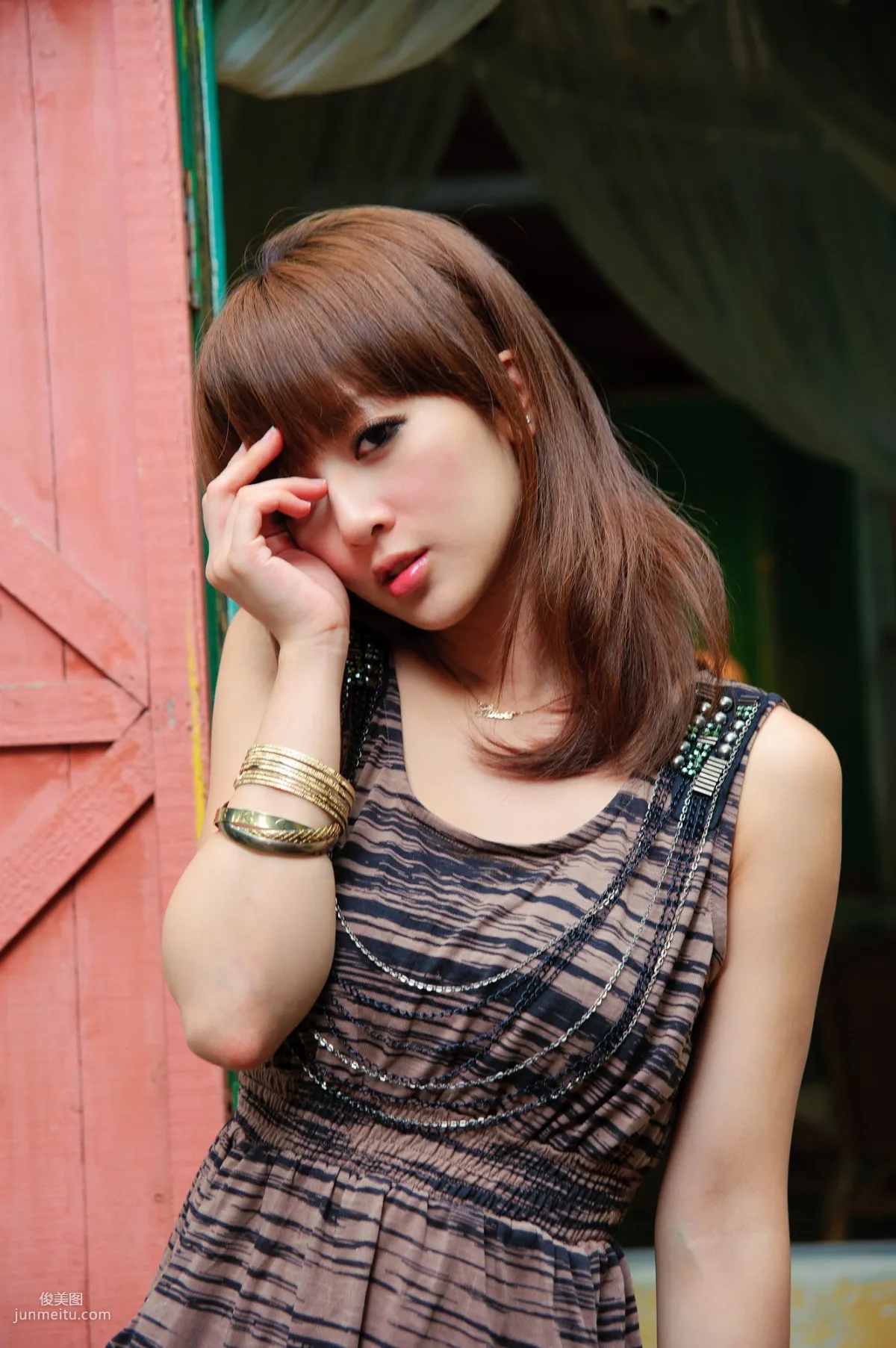 張凱潔/Mikako《蒙馬特咖啡外拍》寫真集 54