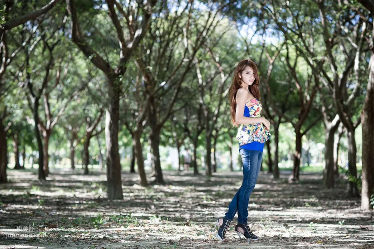 台灣美女妍安/呂芷葇《大安森林公園外拍》寫真集 22