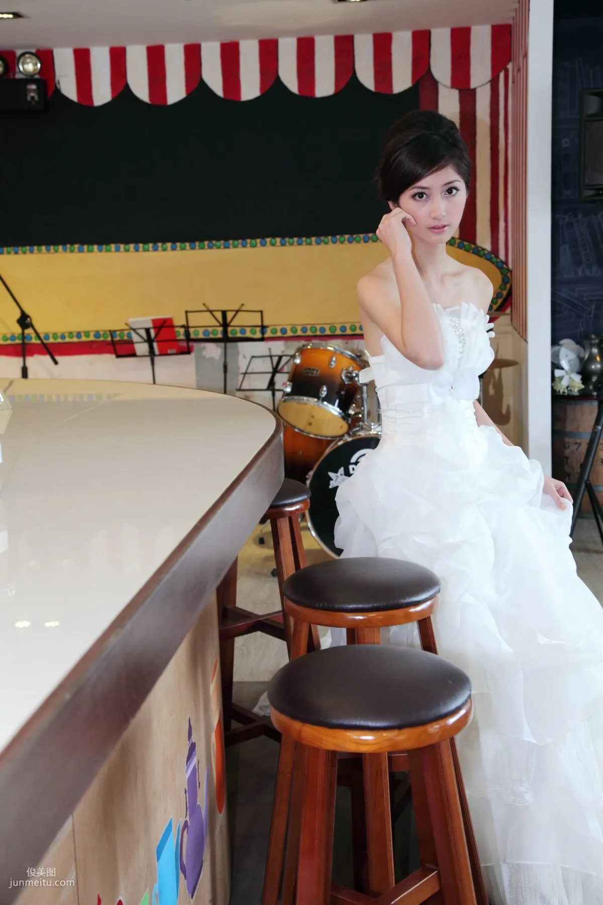 台灣氣質美女Emily《唯美白色婚紗》 寫真集 11