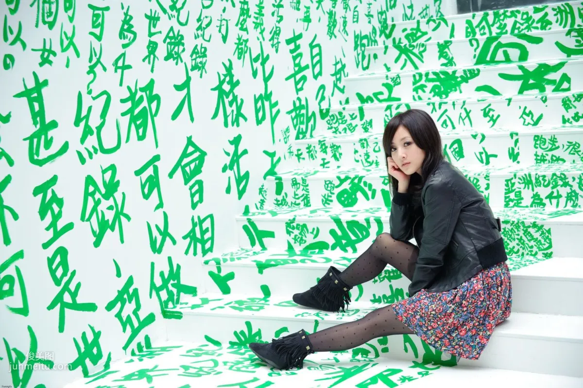 張允霏/張凱潔《東區街拍》寫真集 15