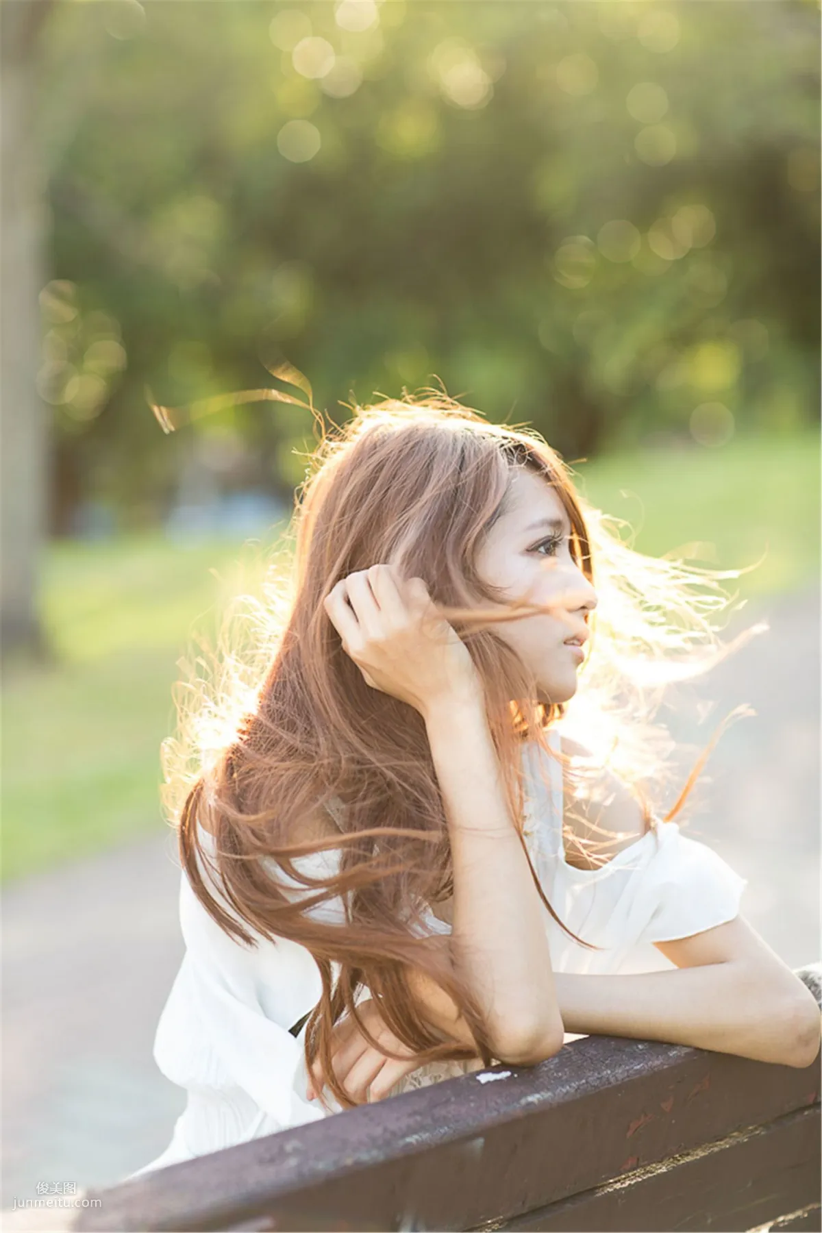 台灣美女妍安/呂芷葇《大安森林公園外拍》寫真集 17