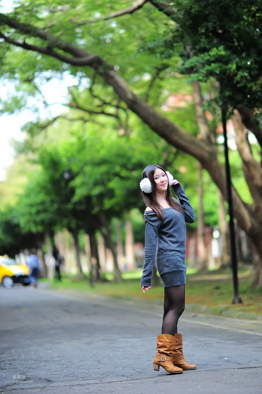 台灣黑絲芭比娃娃美女外拍寫真集 27