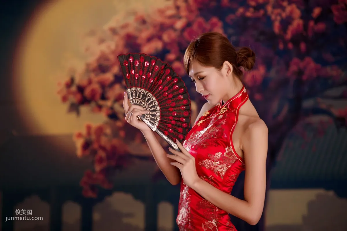 台灣女神Winnie小雪《古典紅色旗袍》寫真集 29