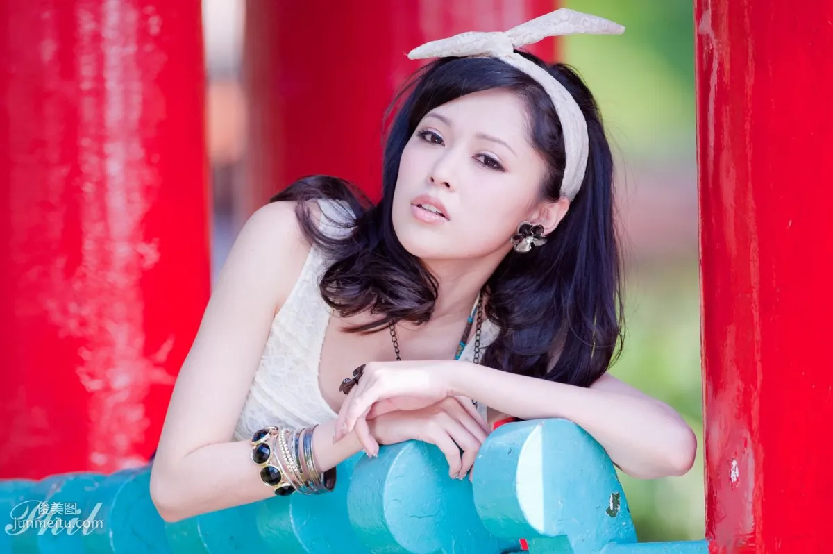 Beautyleg腿模Avy《連衣裙公園外拍》寫真集 27