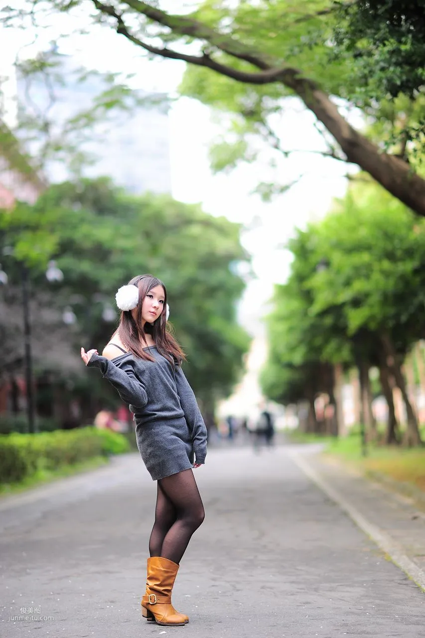 台灣黑絲芭比娃娃美女外拍寫真集 38