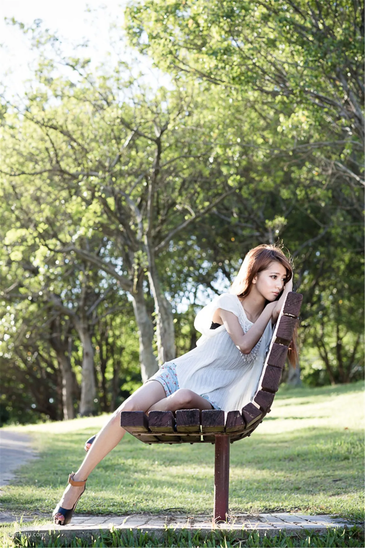 台灣美女妍安/呂芷葇《大安森林公園外拍》寫真集 13