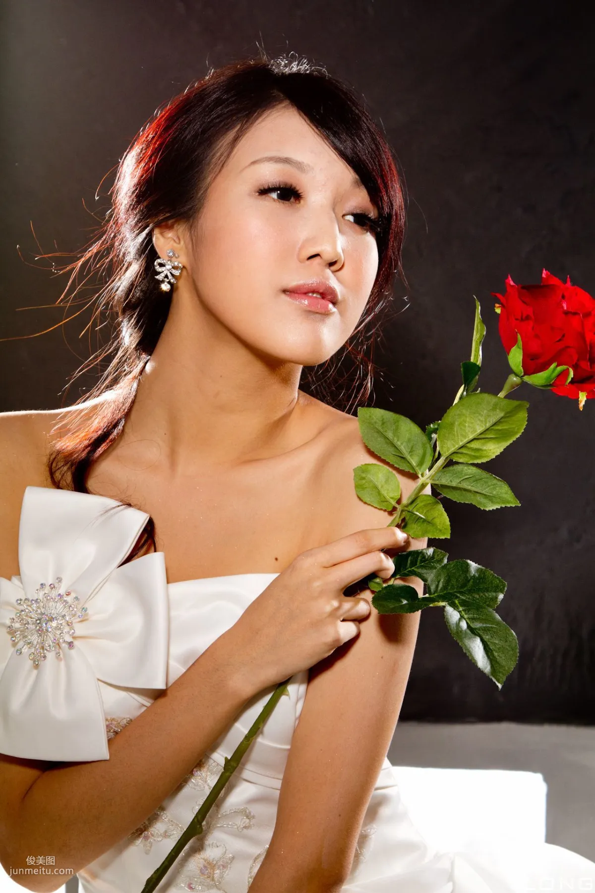 台灣美女模特陳玮廷Jill《婚紗之白》寫真集 20