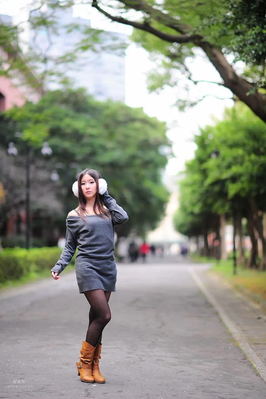 台灣黑絲芭比娃娃美女外拍寫真集 37
