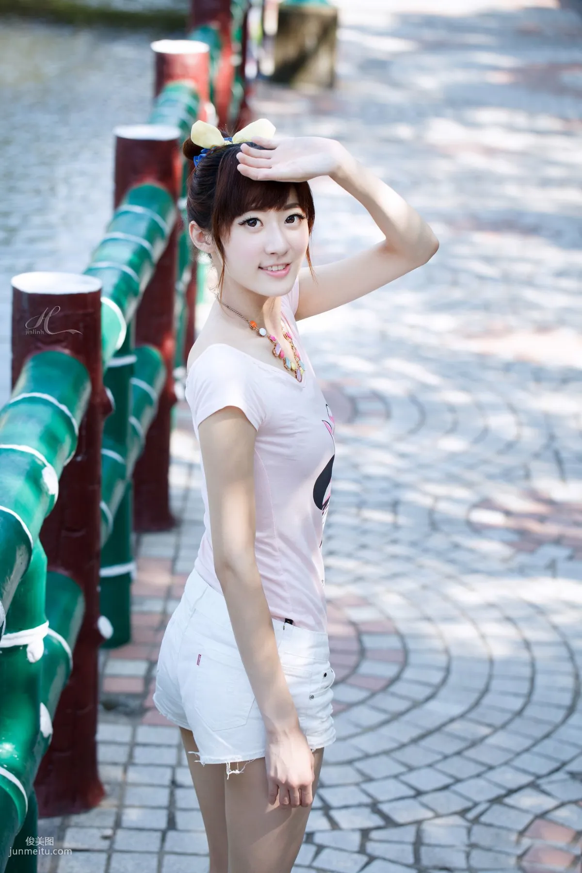 Queena/林茉晶《台大外拍》写真集1