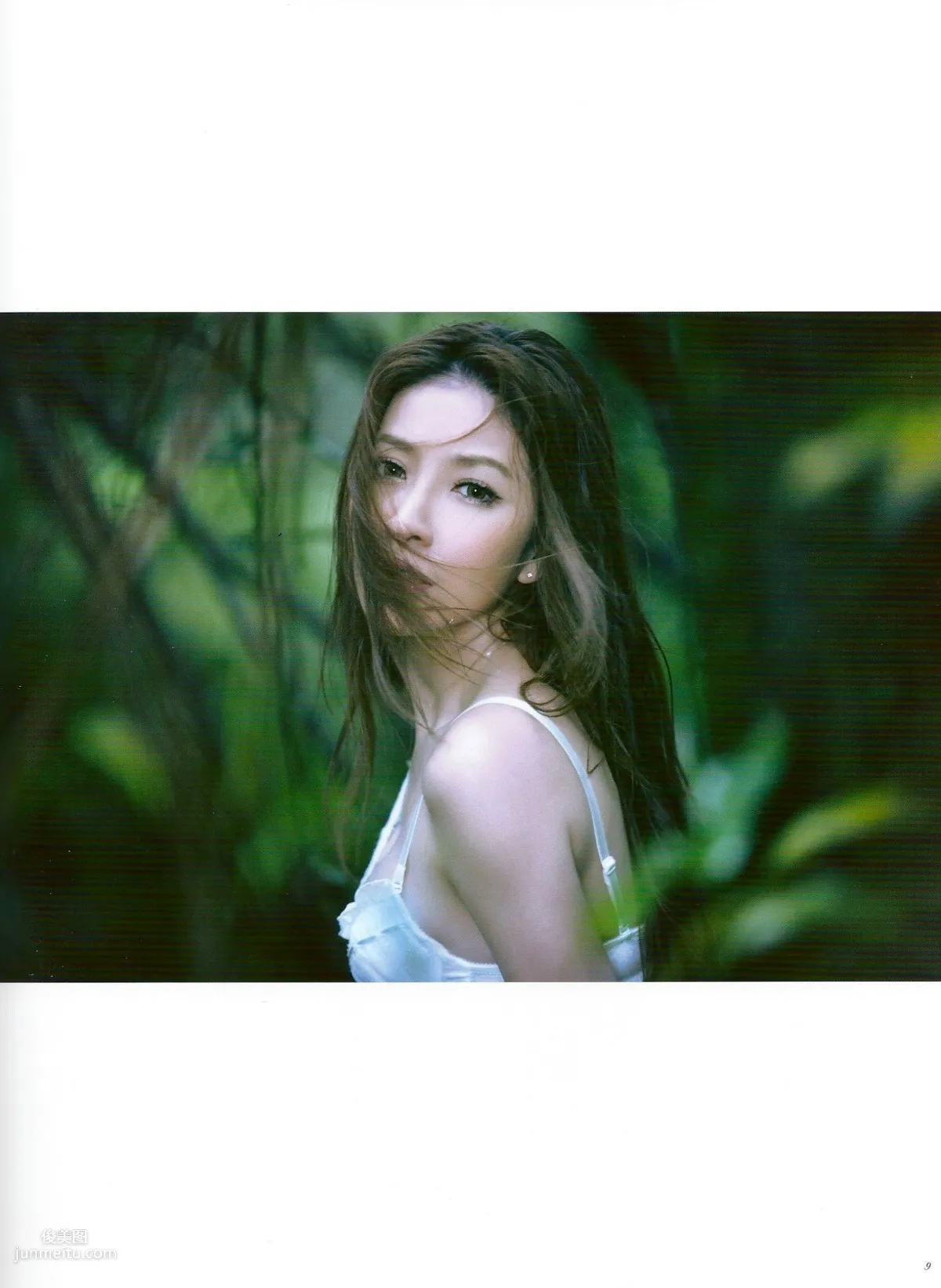 台灣美女許維恩Sharon《維恩的秘密花園》寫真集 88