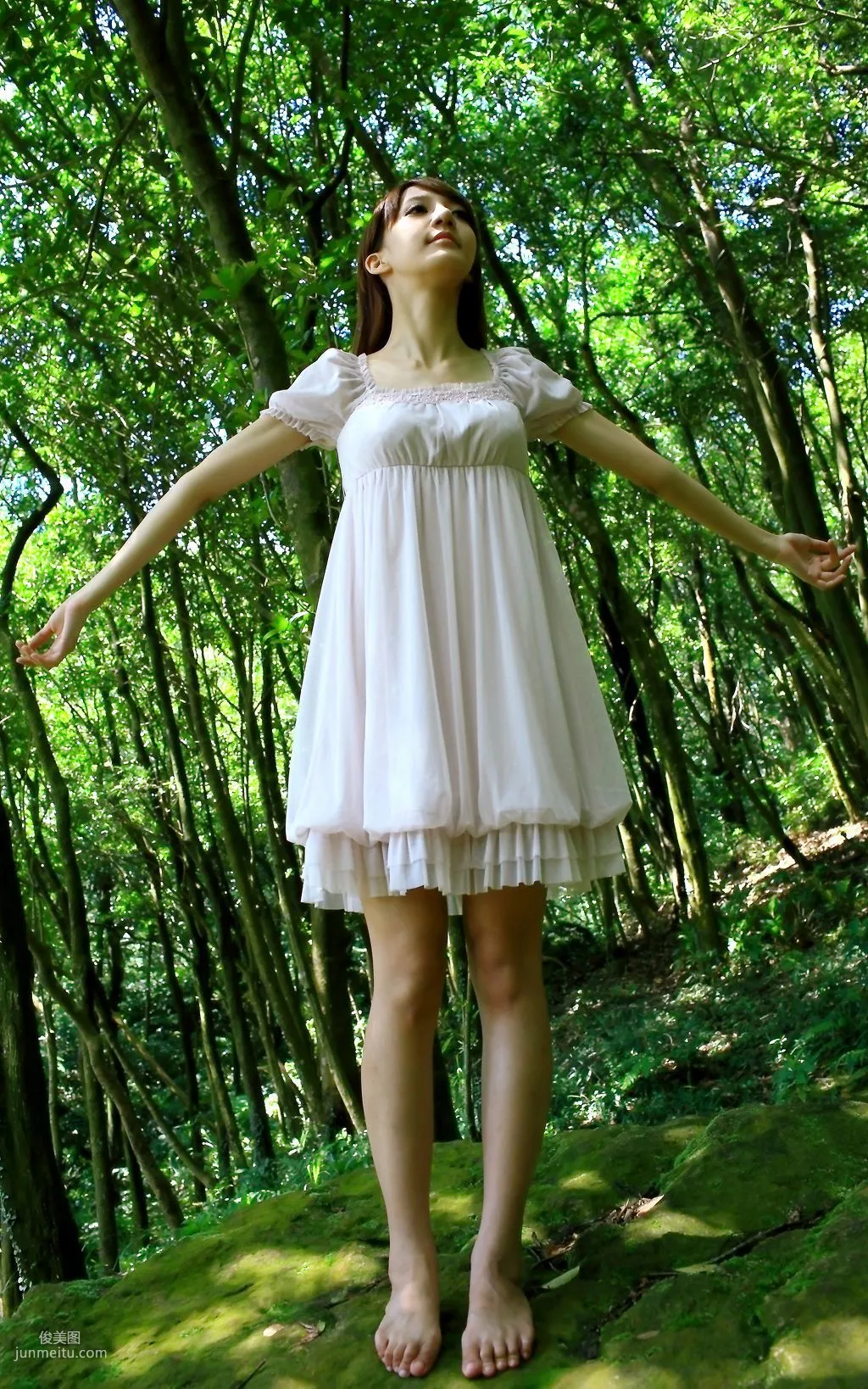 台灣正妹檸檬《清新甜美外拍圖片》寫真合集 9