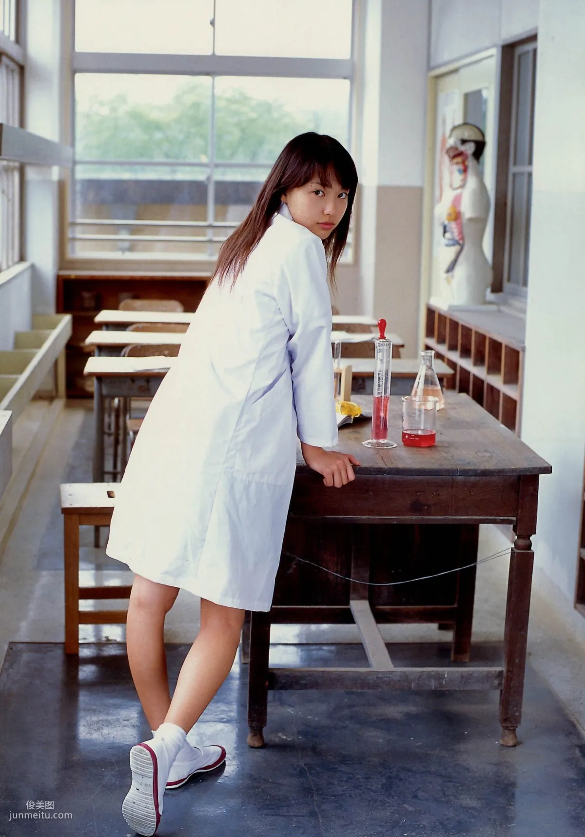 戸田恵梨香 《SANWA MOOK 7 生まれた泉》[PB寫真集] 71