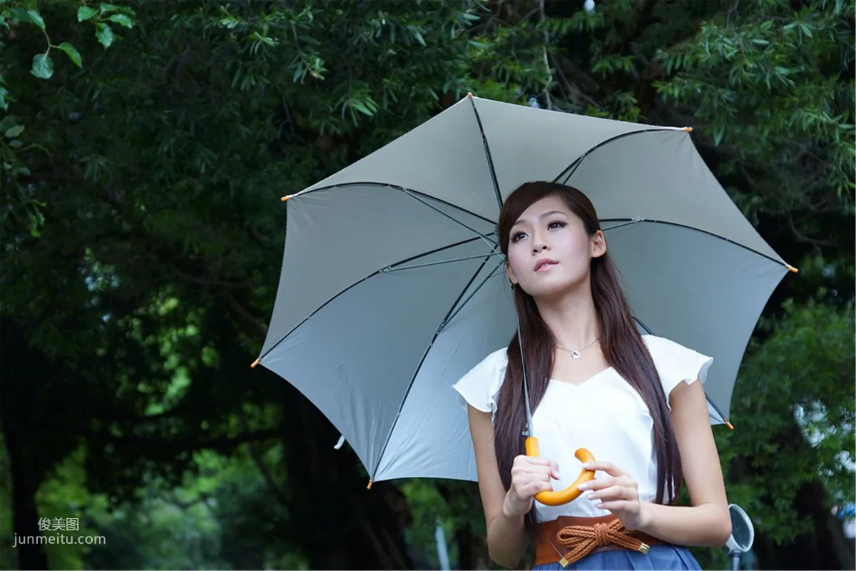 Winnie小雪/莊詠惠《春節校園外拍》寫真集 3