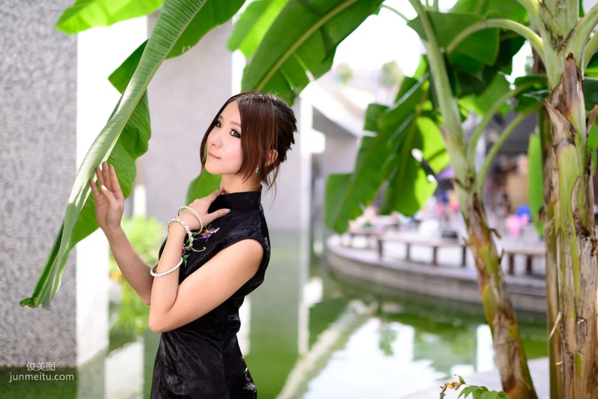 台灣模特阿布《紅黑旗袍系列外拍》寫真集 76