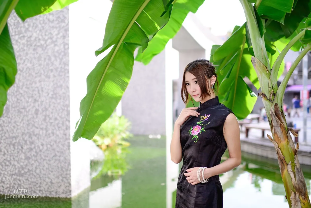 台灣模特阿布《紅黑旗袍系列外拍》寫真集 40