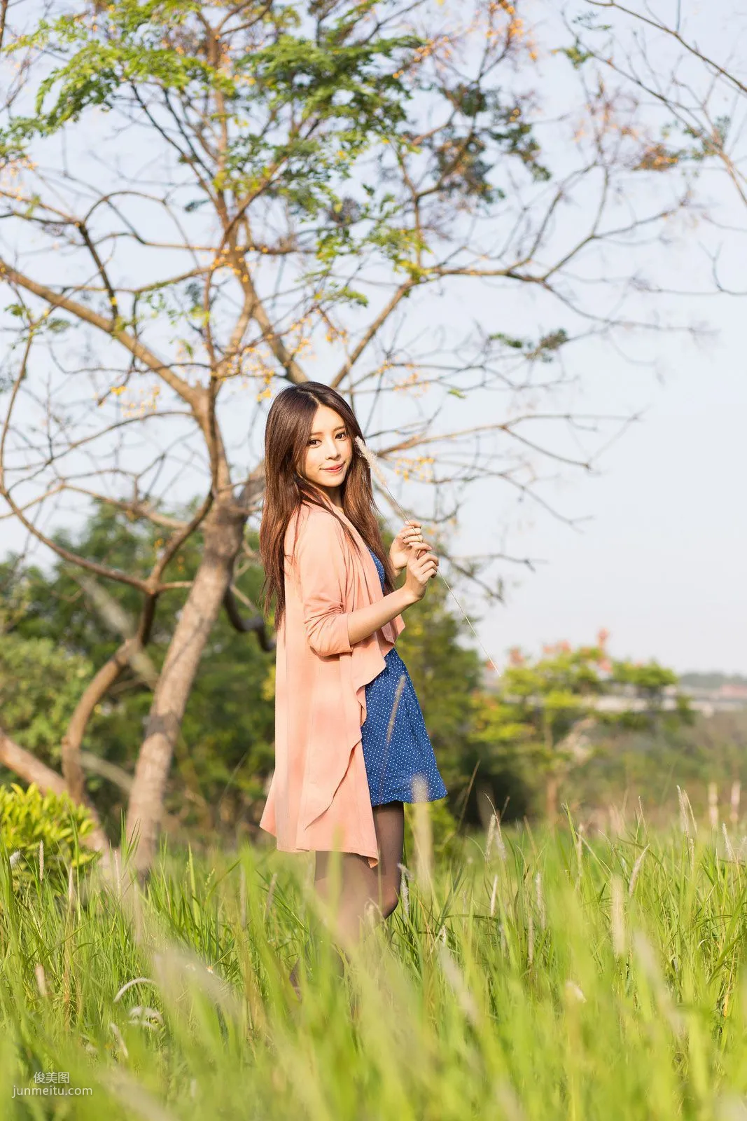 台灣女神張齊郡JULIE《踏青》寫真集 31