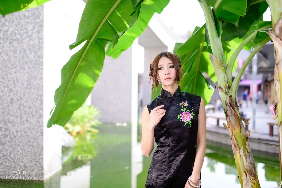 台灣模特阿布《紅黑旗袍系列外拍》寫真集 39