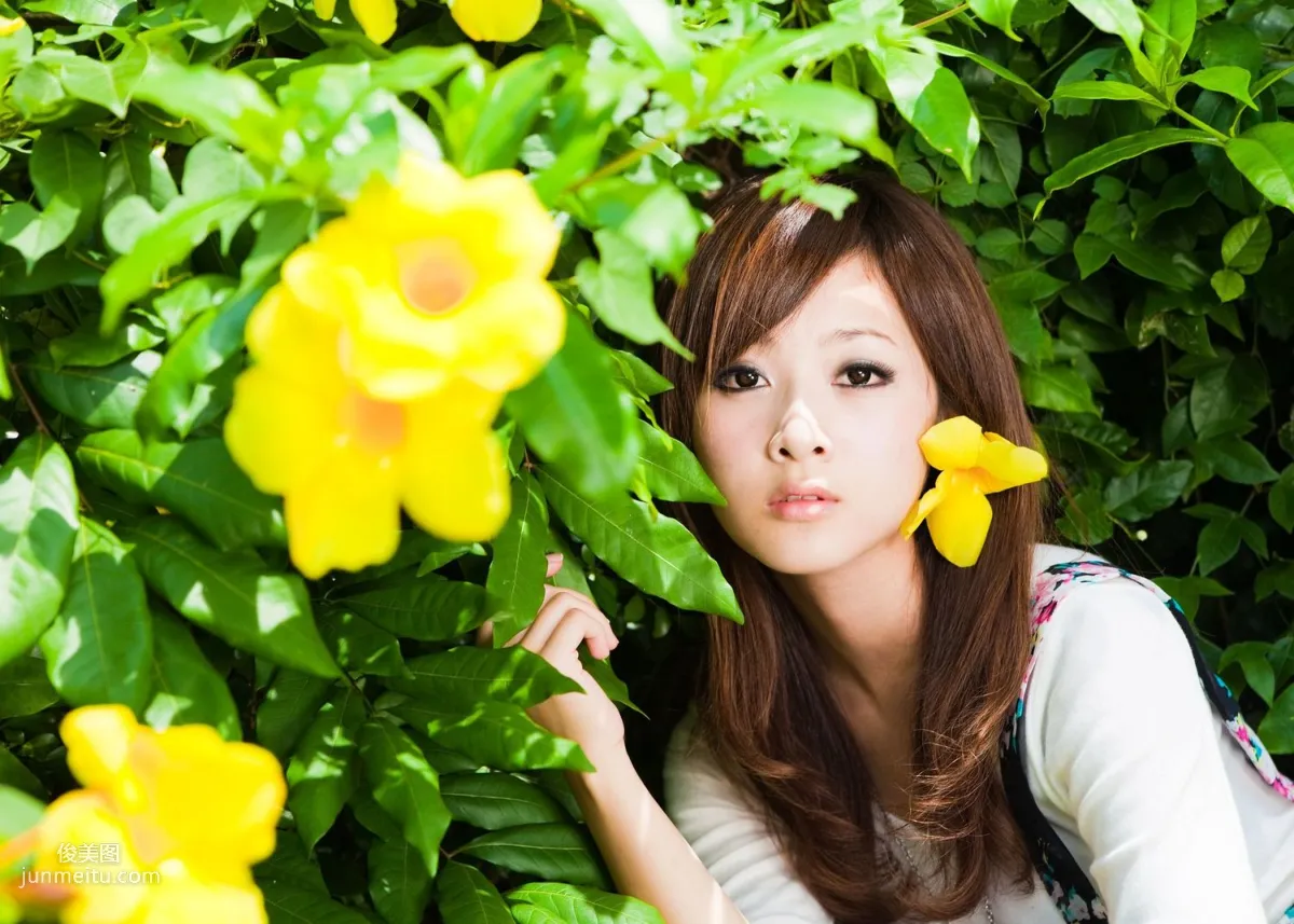 張凱潔/Mikako《中興新村外拍》寫真集 8