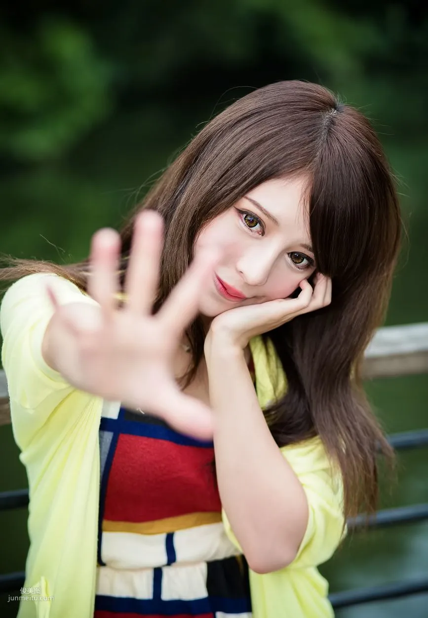 台灣女神張齊郡JULIE《踏青》寫真集 12