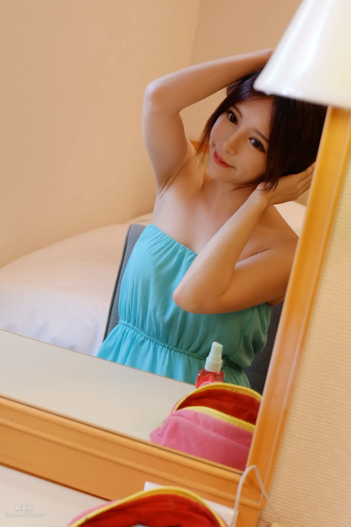 台灣正妹張齊郡JULIE《化妝鏡旁的女神》寫真集 9