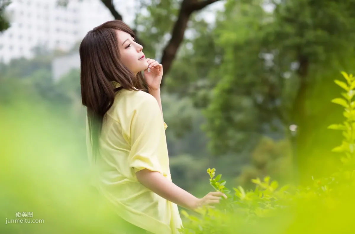 台灣女神張齊郡JULIE《踏青》寫真集 11