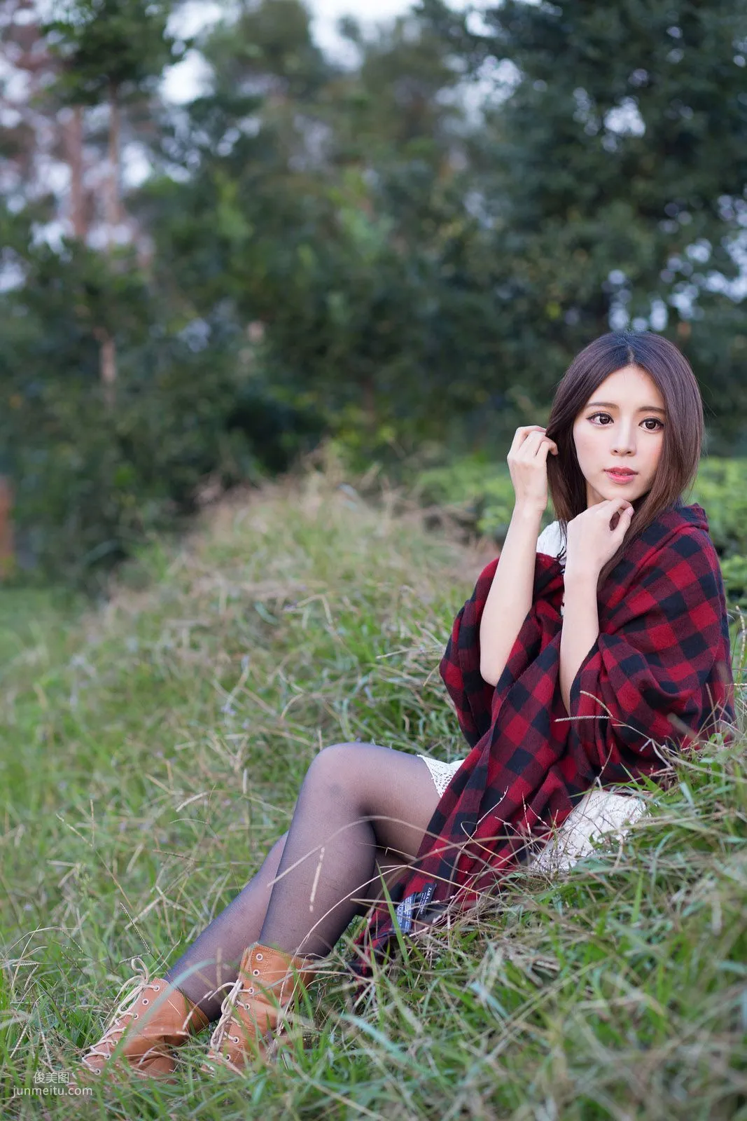 台灣女神張齊郡JULIE《踏青》寫真集 1