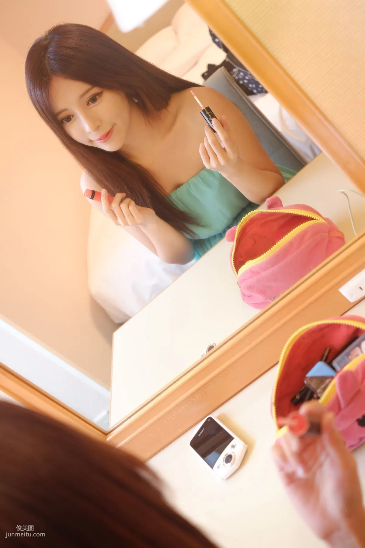 台灣正妹張齊郡JULIE《化妝鏡旁的女神》寫真集 44