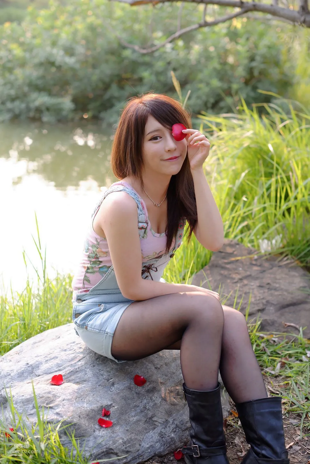 台灣女神張齊郡JULIE《踏青》寫真集 74