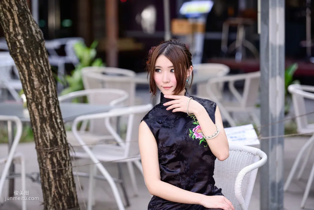 台灣模特阿布《紅黑旗袍系列外拍》寫真集 83