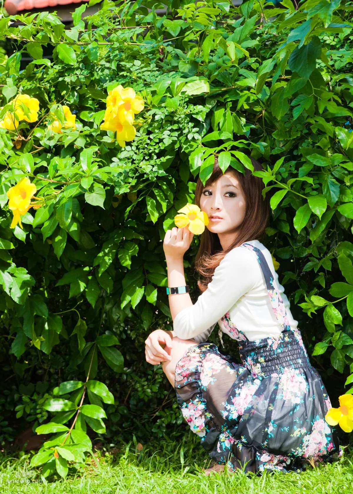張凱潔/Mikako《中興新村外拍》寫真集 6