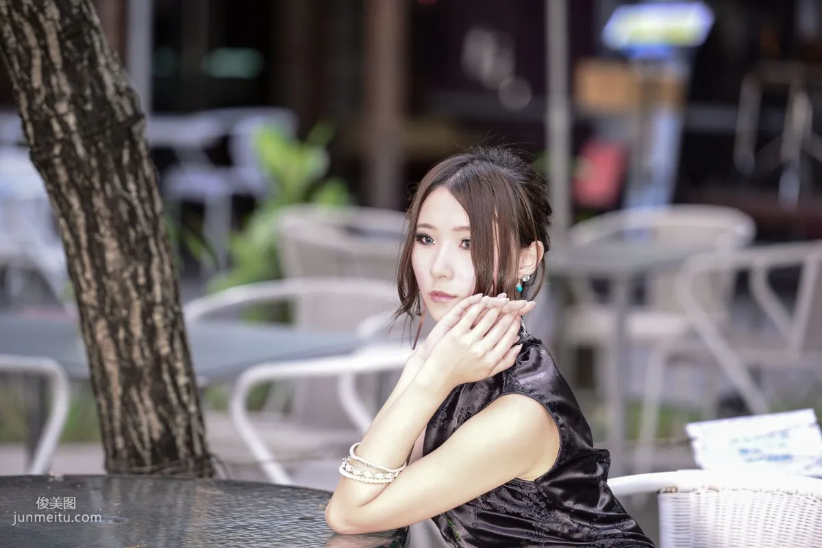 台灣模特阿布《紅黑旗袍系列外拍》寫真集 87